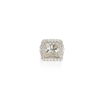 View full screen - View 1 of Lot 147. Diamond Ring.