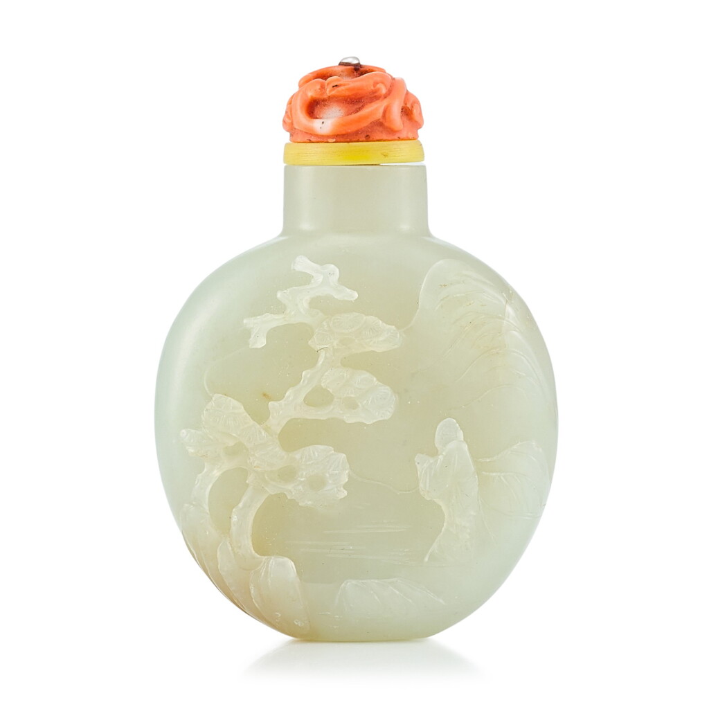 View full screen - View 1 of Lot 3057. A Pale Green Jade 'Scholar' Snuff Bottle Qing Dynasty, 18th - 19th Century | 清十八至十九世紀 青白玉高士圖鼻煙壺.