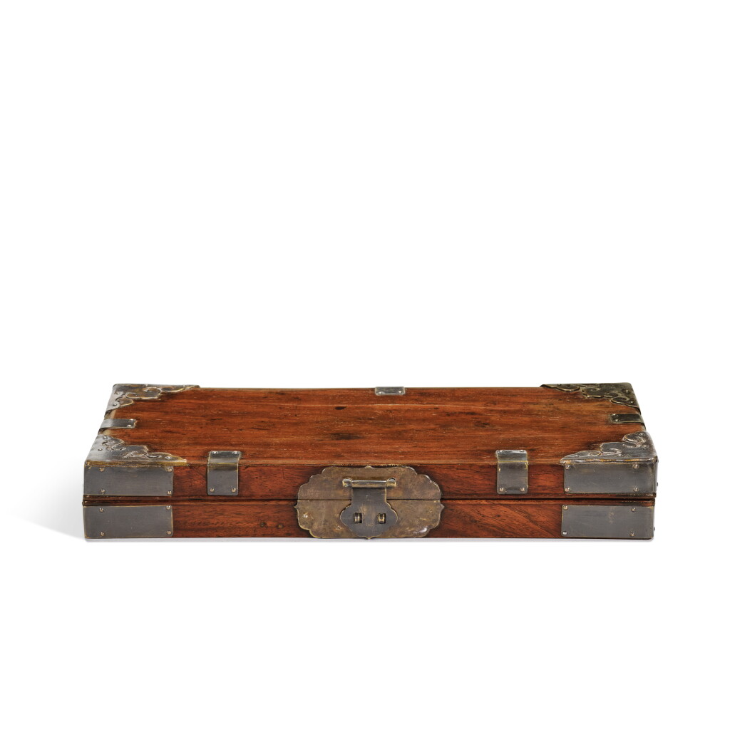 View full screen - View 1 of Lot 423. A 'huanghuali' and hardwood rectangular document box and cover, Qing dynasty, 18th / 19th century | 清十八 / 十九世紀 黃花梨拼硬木長方形蓋盒.
