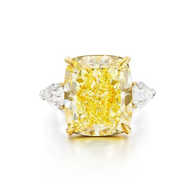 View full screen - View 1 of Lot 1884. Fancy Intense Yellow Diamond and Diamond Ring | 格拉夫 | 13.32 克拉 濃彩黃色鑽石 配 鑽石戒指.