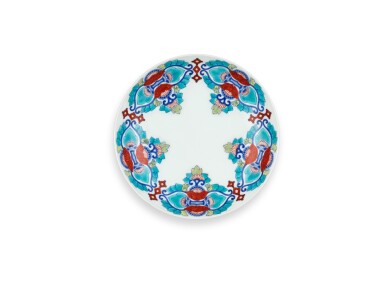 View full screen - View 1 of Lot 2179. A porcelain dish, Nabeshima ware, Hizen, Edo period, late 17th – early 18th century | 色絵唐花文皿 肥前 鍋島藩窯 江戸時代中期 17世紀後半~18世紀前半.