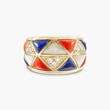 View full screen - View 1 of Lot 1209. Coral, Lapis Lazuli, Mother-of-Pearl and Diamond Ring | 梵克雅寶 | 珊瑚 配 青金石 貝母 配 鑽石 戒指.