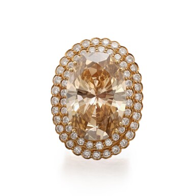 View full screen - View 1 of Lot 304. Fancy yellow-brown diamond ring | 彩黃棕色鑽石戒指.
