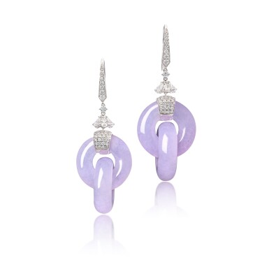View full screen - View 1 of Lot 1820. Pair of Lavender Jadeite Double Hoop and Diamond Pendant Earrings | 天然 紫色翡翠 雕「雙環」配 鑽石 耳墜一對.