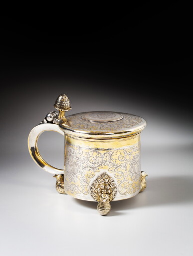 View full screen - View 1 of Lot 6. A large silver-gilt tankard, unmarked, Baltic countries or Denmark, circa 1680 | Grande chope en vermeil, non poinçonnée, Pays Baltes ou Danemark, vers 1680.