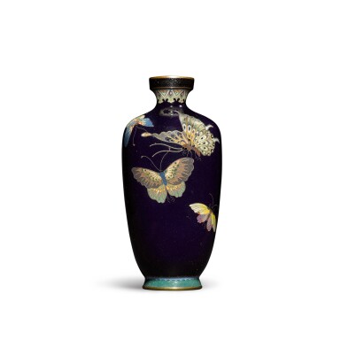 View full screen - View 1 of Lot 33. A cloisonné enamel vase | Meiji period, late 19th century.