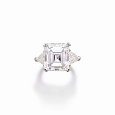 View full screen - View 1 of Lot 557. Diamond ring | 鑽石戒指.