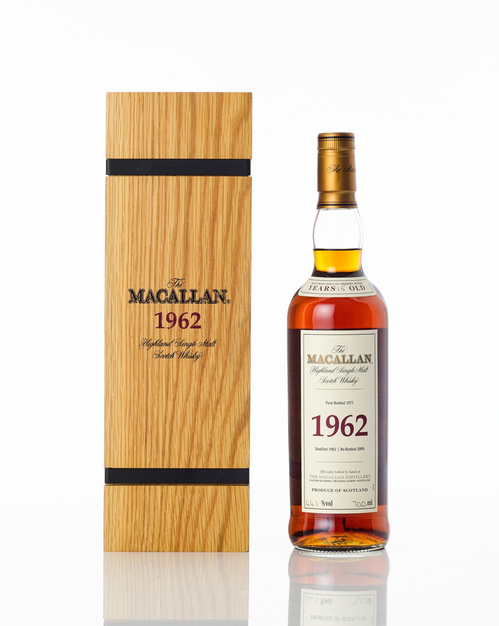 View full screen - View 1 of Lot 6015. The Macallan Fine & Rare 15 Year Old 44.1 abv 1962 (1 BT70).