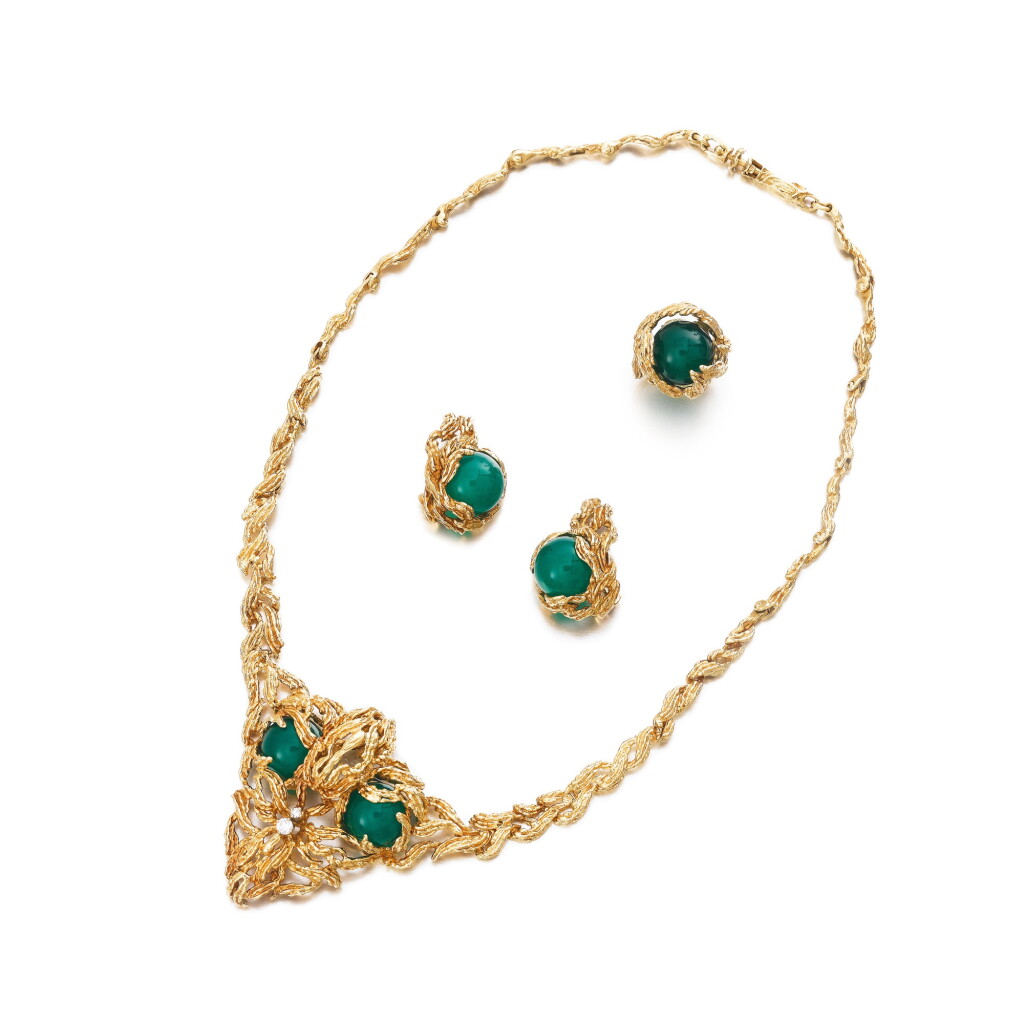 View full screen - View 1 of Lot 192. Parure chrysoprase et or | Chrysoprase and gold parure.