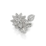 'Lotus Between The Finger' Diamond Ring | 梵克雅寶 | 'Lotus Between The Finger' 鑽石 指間戒