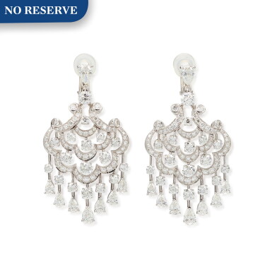 View full screen - View 1 of Lot 1048. 'Chandelier' Pair of Diamond Earrings | 格拉夫| 'Chandelier' 鑽石耳墜一對 (鑽石共重約17.00克拉).