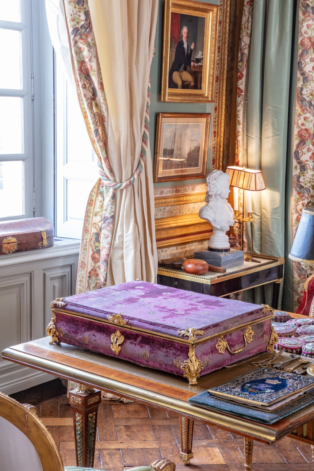 View full screen - View 1 of Lot 40. A red velvet and gilt-bronze mounts casket, Italy, probably Florence, circa 1740 | Coffre en velours cramoisi aux fleurs de lys et bronze doré, Italie, probablement Florence, d’époque Louis XV, vers 1740.