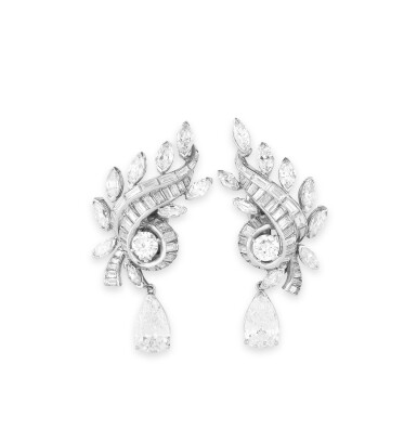 View full screen - View 1 of Lot 99. HARRY WINSTON | PAIRE DE CLIPS D'OREILLE DIAMANTS | PAIR OF DIAMOND EAR CLIPS.