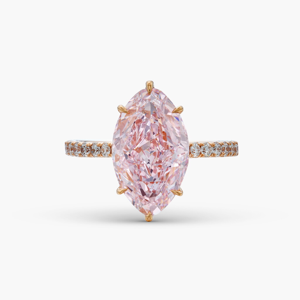 View full screen - View 1 of Lot 91. Fine Fancy Purple-Pink Diamond and Diamond Ring 珍美 4.19克拉 彩紫粉紅色鑽石 配 鑽石 戒指.