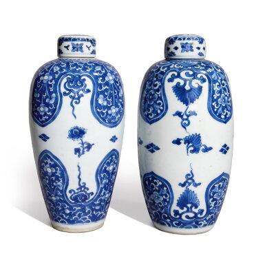 View full screen - View 1 of Lot 633. Two blue and white jars and covers, Qing dynasty, Kangxi period | 清康熙 青花花卉紋蓋瓶一組兩件.