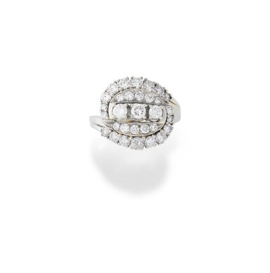 View full screen - View 1 of Lot 29. BAGUE DIAMANTS | DIAMOND RING.