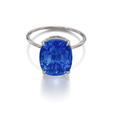 View full screen - View 1 of Lot 1155. Sapphire ring.