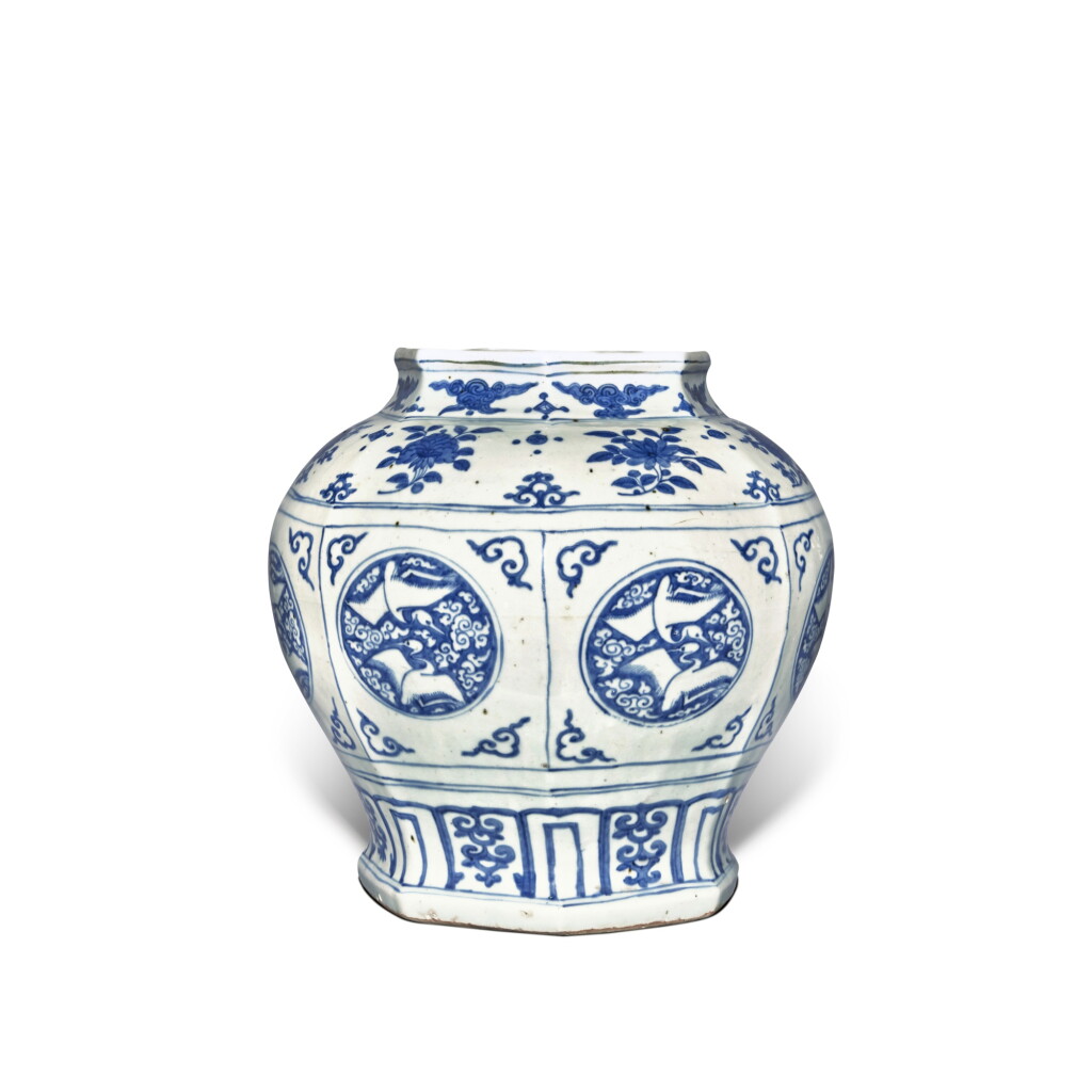 View full screen - View 1 of Lot 189. A large blue and white 'crane' jar, Ming dynasty, Jiajing period | 明嘉靖 青花開光仙鶴紋罐.