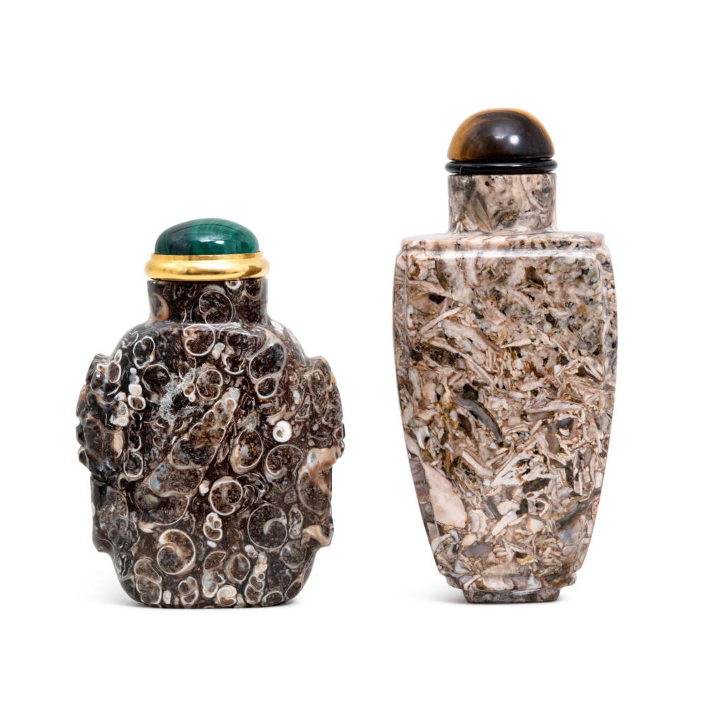 View full screen - View 1 of Lot 824. Two puddingstone snuff bottles, Qing dynasty | 清 抱子石鼻煙壺一組兩件.