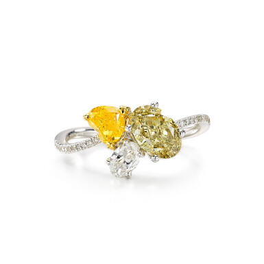 View full screen - View 1 of Lot 2864. Fancy Deep Brownish Greenish Yellow and Fancy Vivid Orange-Yellow Diamond and Diamond Ring | 1.35克拉 深彩棕綠黃色 及 0.54克拉 艷彩橙黄色鑽石 配 鑽石 戒指.