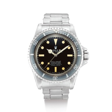 View full screen - View 1 of Lot 2107. ROLEX | SUBMARINER, REFERENCE 5512 A STAINLESS STEEL WRISTWATCH WITH BRACELET, CIRCA 1967" | 勞力士 | Submariner 型號5512 精鋼鏈帶腕錶,錶殼編號1667262,約1967年製".