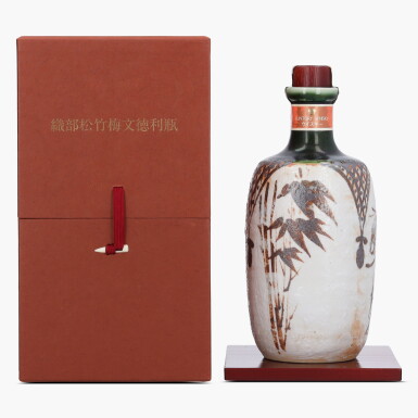 View full screen - View 1 of Lot 2106. Suntory Oribe Tokkuri Ceramic Decanter 43.0 abv NV (1 Bottle 60cl).