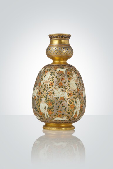 Voir en plein écran - Voir 1 du lot 441. "Persian" Vase.