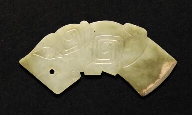 View full screen - View 1 of Lot 222. A CELADON JADE 'TIGER' PLAQUE SHANG DYNASTY OR LATER | 商或以後 青玉虎紋牌飾.