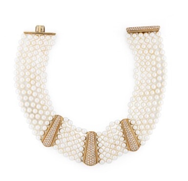 View full screen - View 1 of Lot 145. Collier ras-du-cou perles de culture et diamants | Cultured pearl and diamond collier de chien.