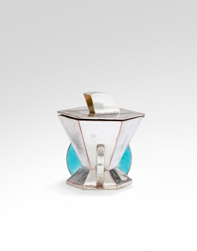 View full screen - View 1 of Lot 14. Boîte.