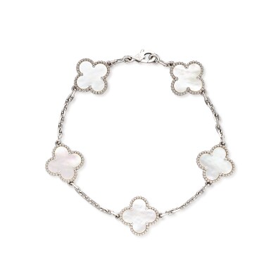 View full screen - View 1 of Lot 505. 'Vintage Alhambra' Mother-of-Pearl Bracelet | 梵克雅寶 | 'Vintage Alhambra' 貝母手鏈.