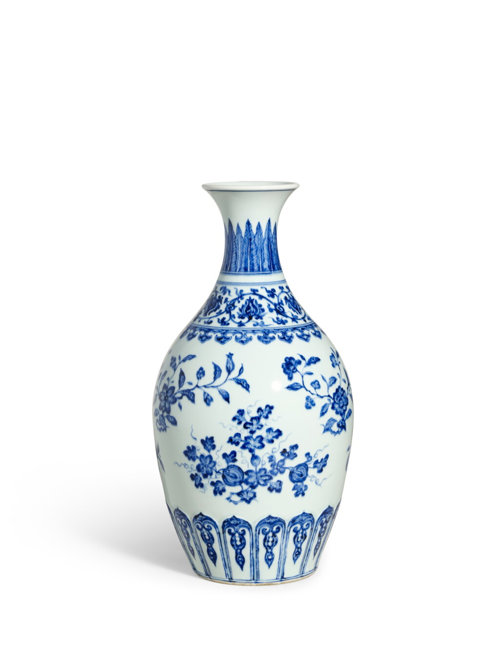 View full screen - View 1 of Lot 3628. A superb and extremely rare blue and white vase with fruit and floral sprays, ganlanping, Mark and period of Yongzheng | 清雍正 青花折枝花果紋橄欖瓶 《大清雍正年製》款.