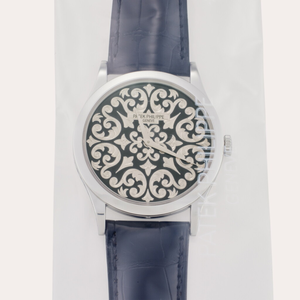 全萤幕检视 - 查看13Reference 5088P-001 Calatrava ‘Rare Handcrafts’ | A platinum automatic wristwatch with hand-engraved champlevé black enamel dial, Single Sealed, Circa 2013的1