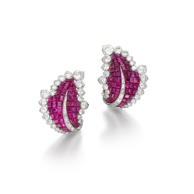 View full screen - View 1 of Lot 1891. Pair of Ruby and Diamond Ear Clips | 梵克雅寶 | 紅寶石 配 鑽石 耳夹一對.