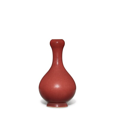 View full screen - View 1 of Lot 266. A fine copper-red-glazed garlic-mouth vase, Seal mark and period of Qianlong.