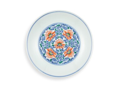 View full screen - View 1 of Lot 2121. A fine doucai ‘lotus’ dish, Mark and period of Yongzheng | 清雍正 鬪彩纏枝番蓮紋盤 《大清雍正年製》款.