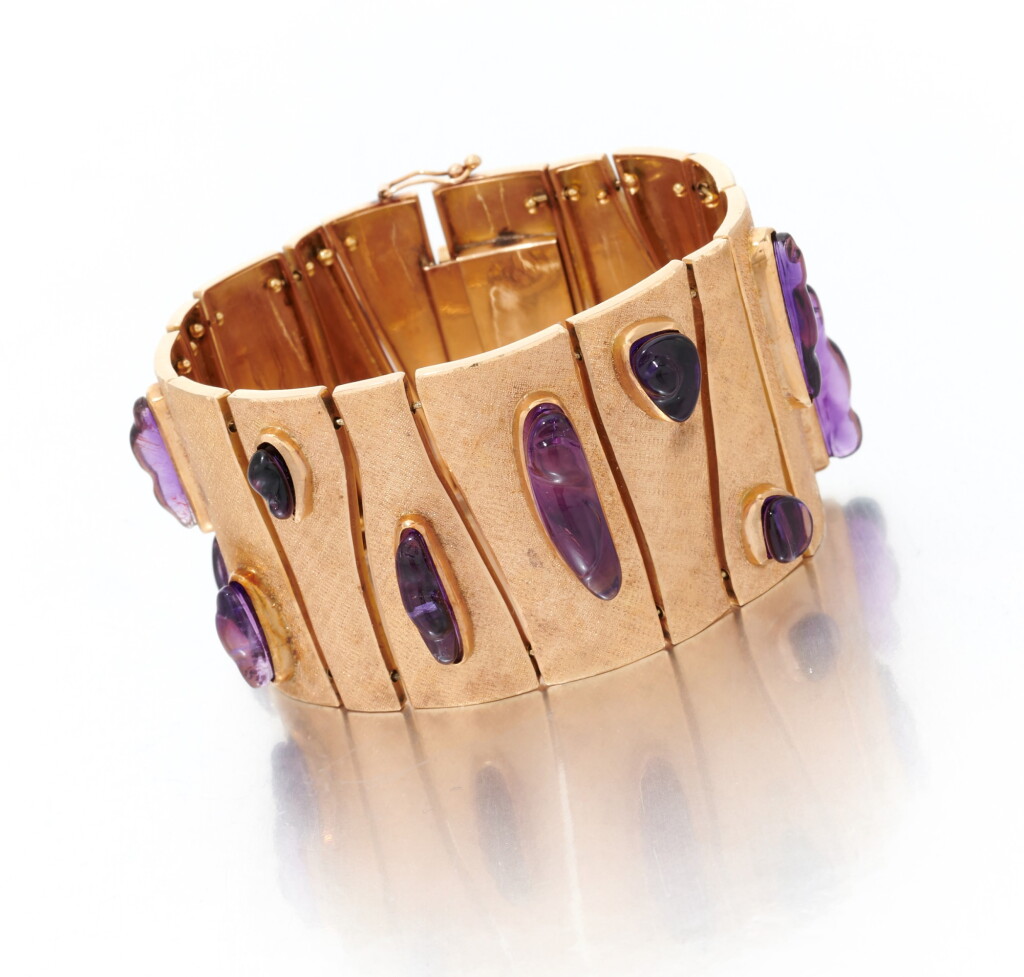 View full screen - View 1 of Lot 122. Amethyst bracelet (Bracciale con ametiste).