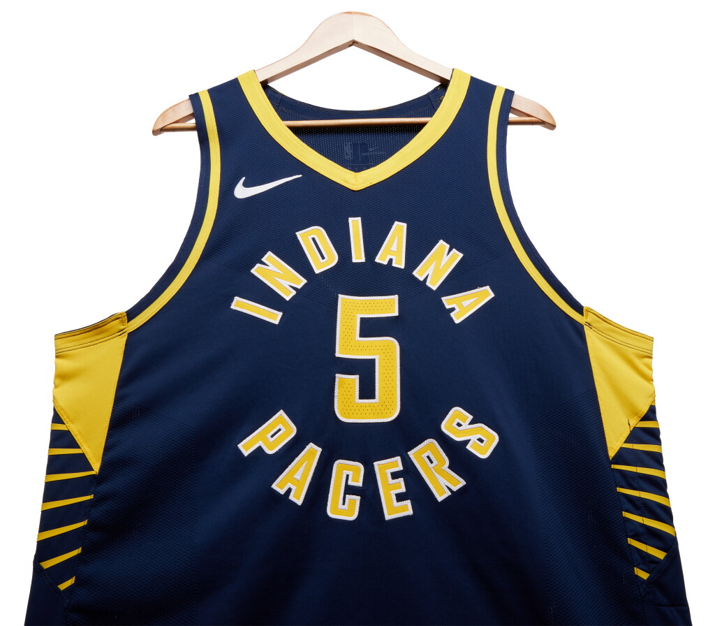 Voir en plein écran - Voir 1 du lot 39. Jarace Walker Indiana Pacers 2023-2024 Game Worn Icon Edition Jersey.