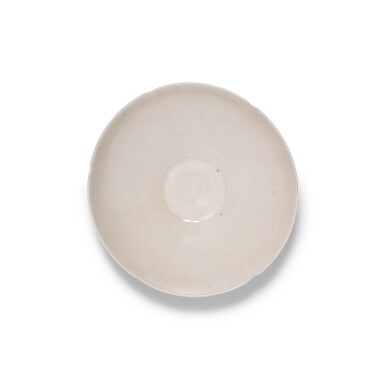 View full screen - View 1 of Lot 60. A 'Ding' white-glazed mallow-form bowl, Northern Song dynasty | 北宋 定窰白釉葵式盌.
