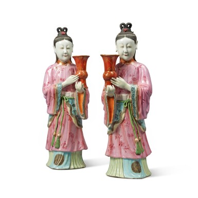 View full screen - View 1 of Lot 1095. A Large and Impressive Pair of Chinese Export Famille-Rose Figures of Ladies, Qing Dynasty, Qianlong Period, Circa 1750 | 清乾隆 約1750年 粉彩仕女擺件一對.