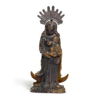 View full screen - View 1 of Lot 36. A carved buffalo horn 'Madonna and child' group for the Portuguese market Qing dynasty, 17th/18th century | 清十七/十八世紀 外銷水牛角雕聖母子像.