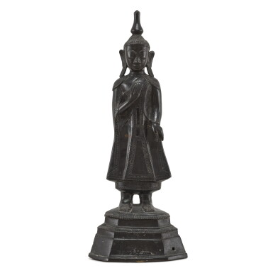 View full screen - View 1 of Lot 3086. An inscribed bronze standing figure of Buddha, Burma, 17th - 19th century 十七至十九世紀 緬甸 銅刻銘文佛立像.