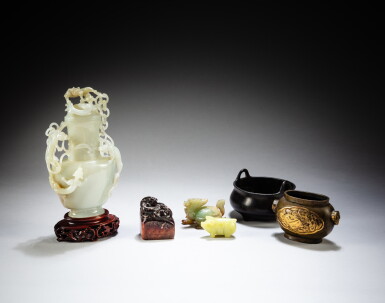 View full screen - View 1 of Lot 34. A group of six scholar's implements, Qing dynasty and 20th century | 清及二十世紀 文房器一組六件.