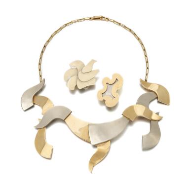 View full screen - View 1 of Lot 108. Necklace and two ear clips | Collana e orecchini.