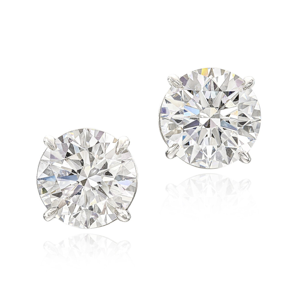 View full screen - View 1 of Lot 268. Pair of Diamond Ear Studs | 4.22 及 4.08克拉 圓形 D色 完美無瑕鑽石 耳環一對.