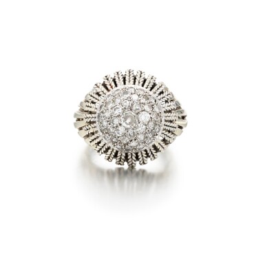 View full screen - View 1 of Lot 76. Bague or et diamants | Gold and diamond ring.