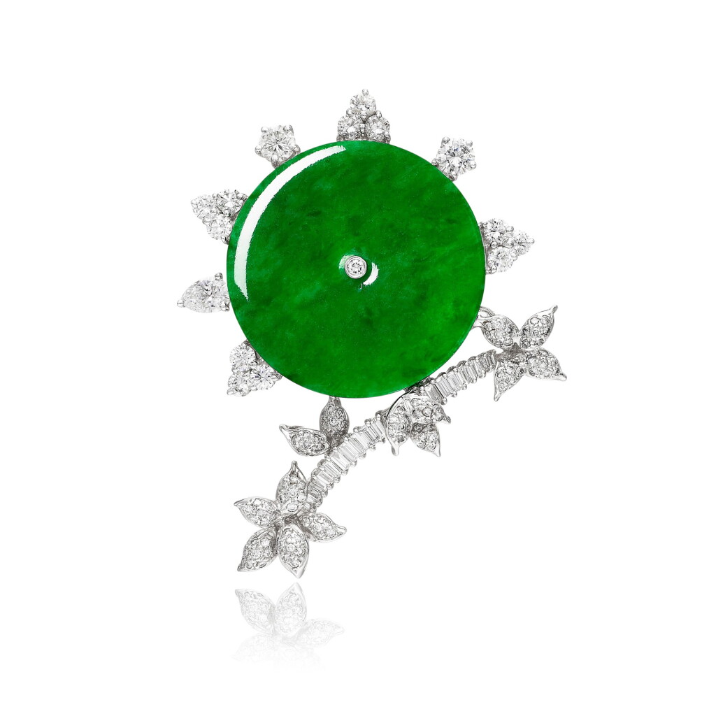 View full screen - View 1 of Lot 1827. Jadeite Huaigu and Diamond Brooch / Pendant | 天然翡翠雕「懷古」配 鑽石胸針 / 吊墜.