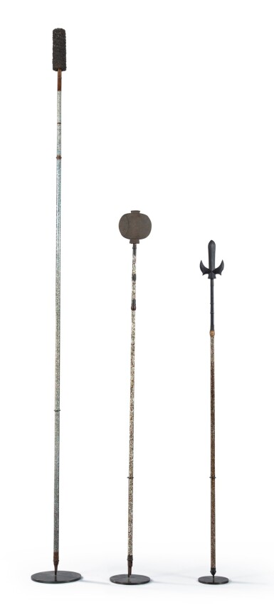 View full screen - View 1 of Lot 38. Three ceremonial spears and scabbards, Japan, Edo period | Trois lances de cérémonie et fourreaux, Japon, époque Edo.