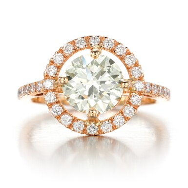 View full screen - View 1 of Lot 53. Diamond ring.
