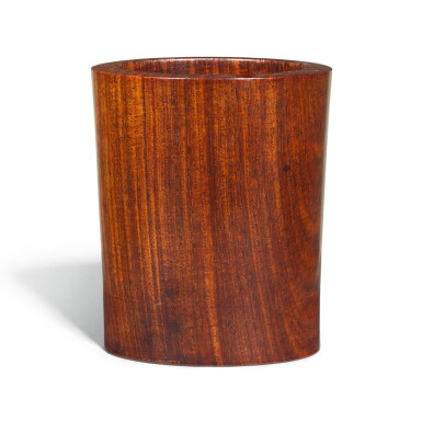 View full screen - View 1 of Lot 345. A HONGMU BRUSHPOT, QING DYNASTY, EARLY 19TH CENTURY | 清十九世紀初 紅木筆筒.
